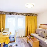 Aliona アパート *